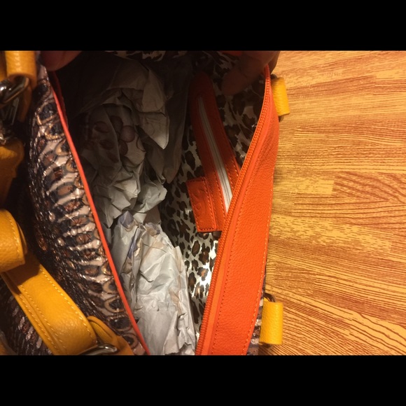 Handbag - Picture 5 of 5